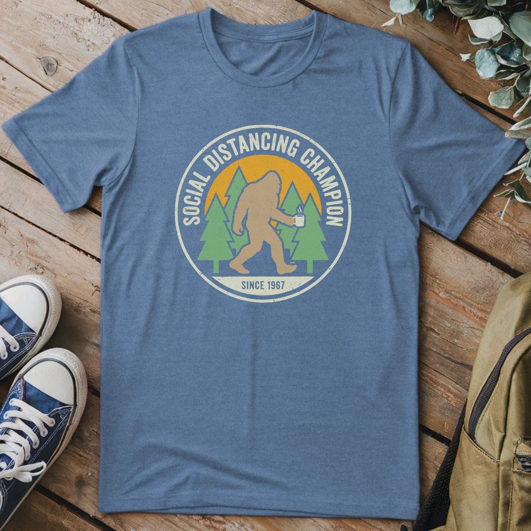 T-Shirt Heather Indigo / S Sasquatch Social Distancing
