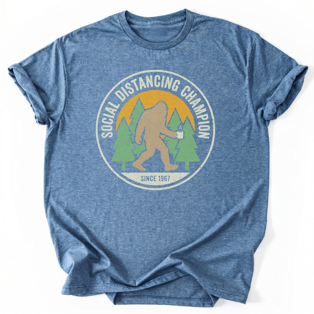 T-Shirt Heather Indigo / S Sasquatch Social Distancing