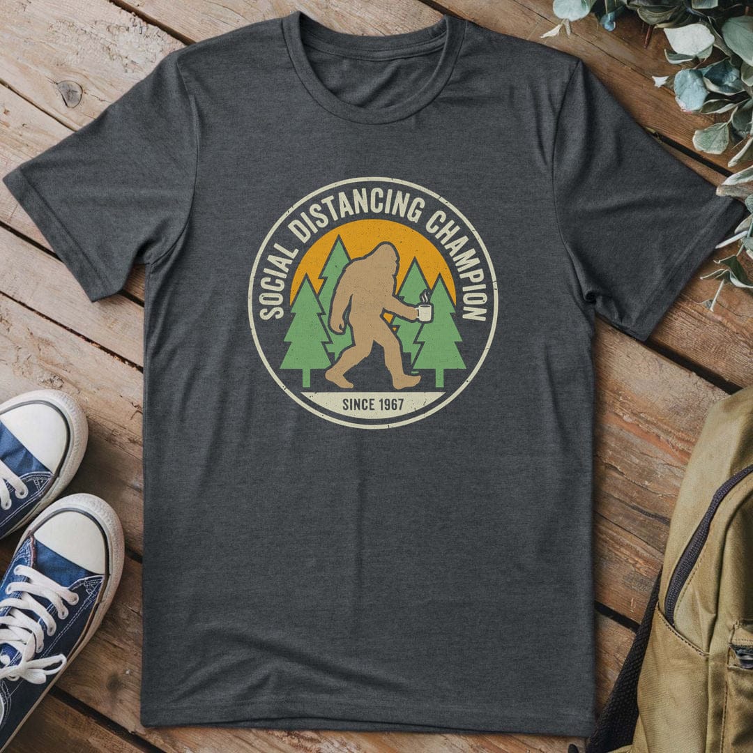 T-Shirt Dark Heather / S Sasquatch Social Distancing